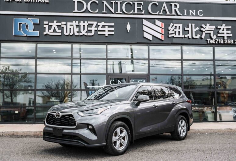 2021 TOYOTA HIGHLANDER AWD V6 4D SUV LE