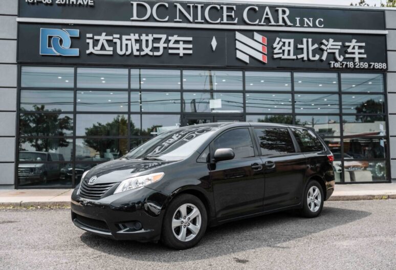 2015 TOYOTA SIENNA FWD MINIVAN L