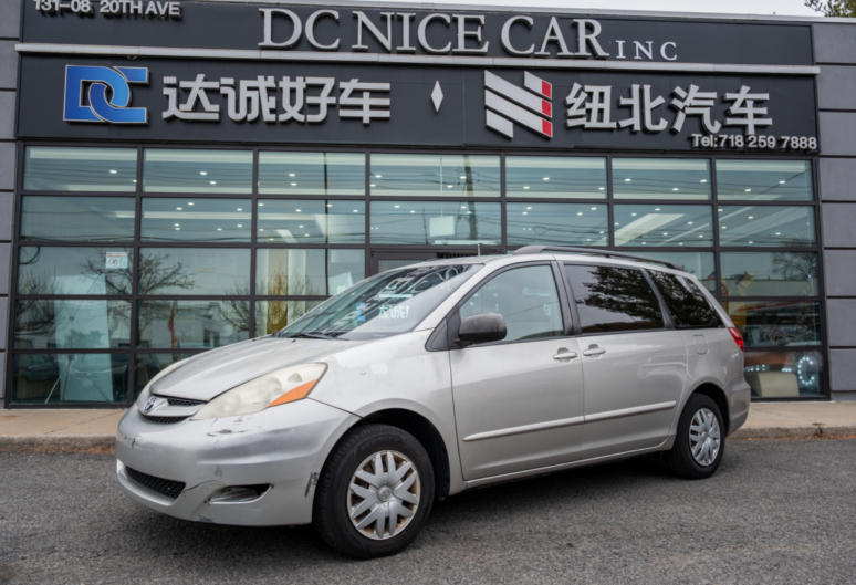 2006 TOYOTA SIENNA FWD MINIVAN CE
