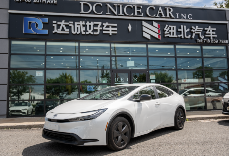 2026 TOYOTA PRIUS FWD HYBRID 4D SEDAN LE