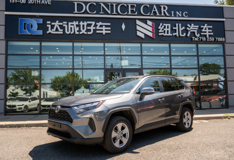 2025 TOYOTA RAV4 AWD HYBRID 4D SUV XLE