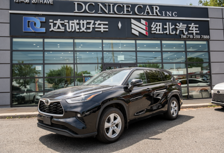 2021 TOYOTA HIGHLANDER AWD V6 4D SUV LE