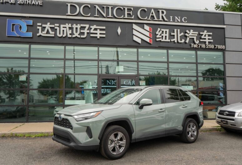 2022 TOYOTA RAV4 AWD HYBRID 4D SUV XLE