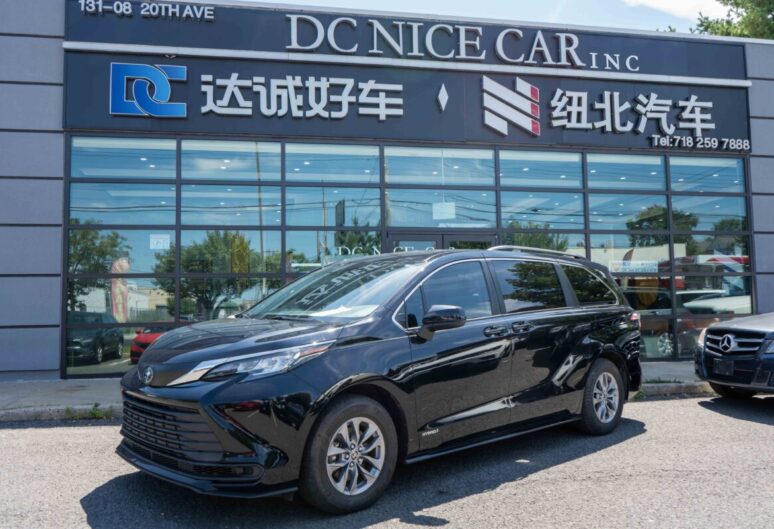 2021 TOYOTA SIENNA FWD HYBRID MINIVAN LE
