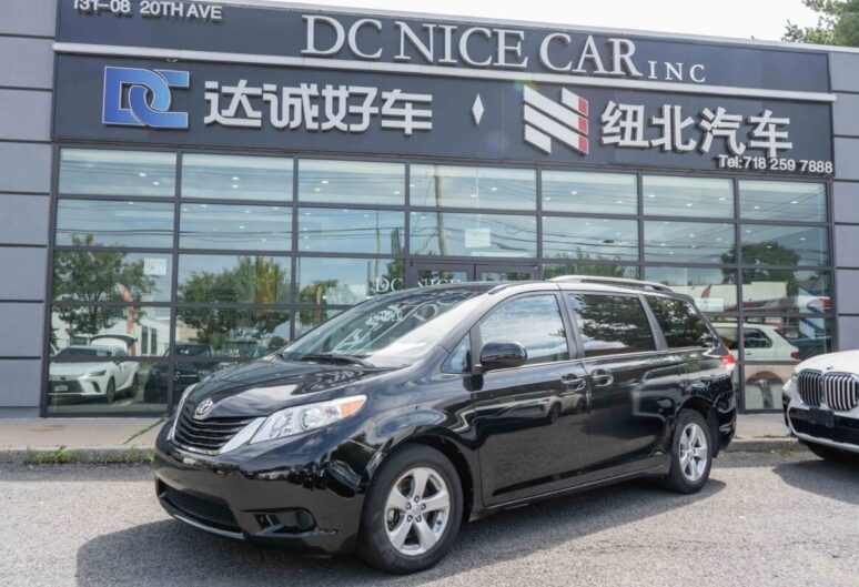 2014 Toyota Sienna LE 8-Passenger