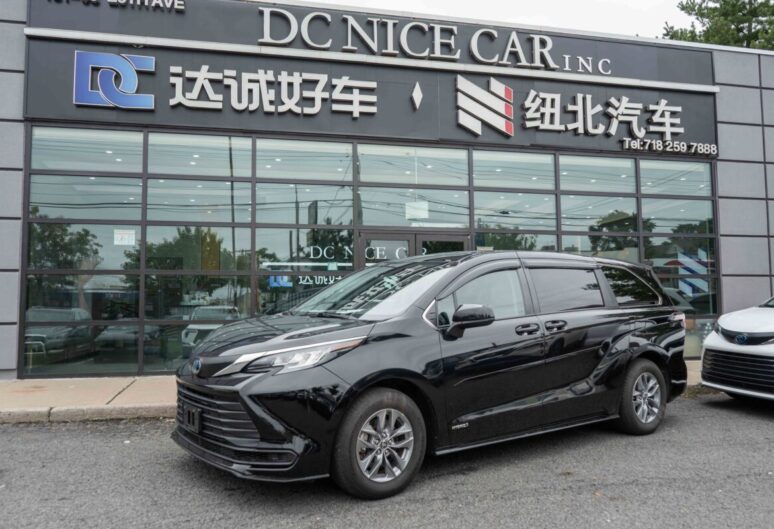 2021 TOYOTA SIENNA FWD HYBRID MINIVAN LE