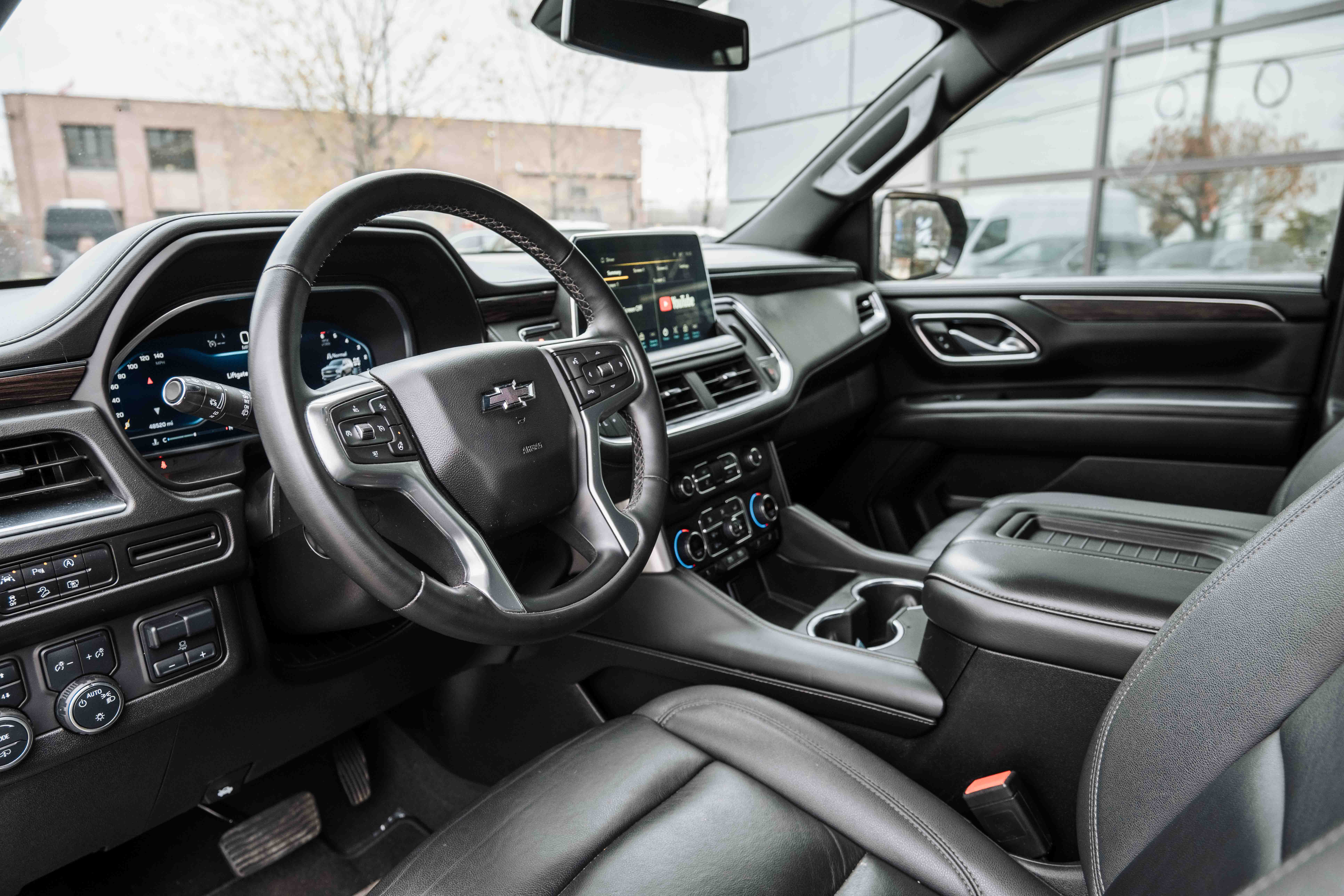 2023 Chevrolet Suburban Z71 - Photo 10
