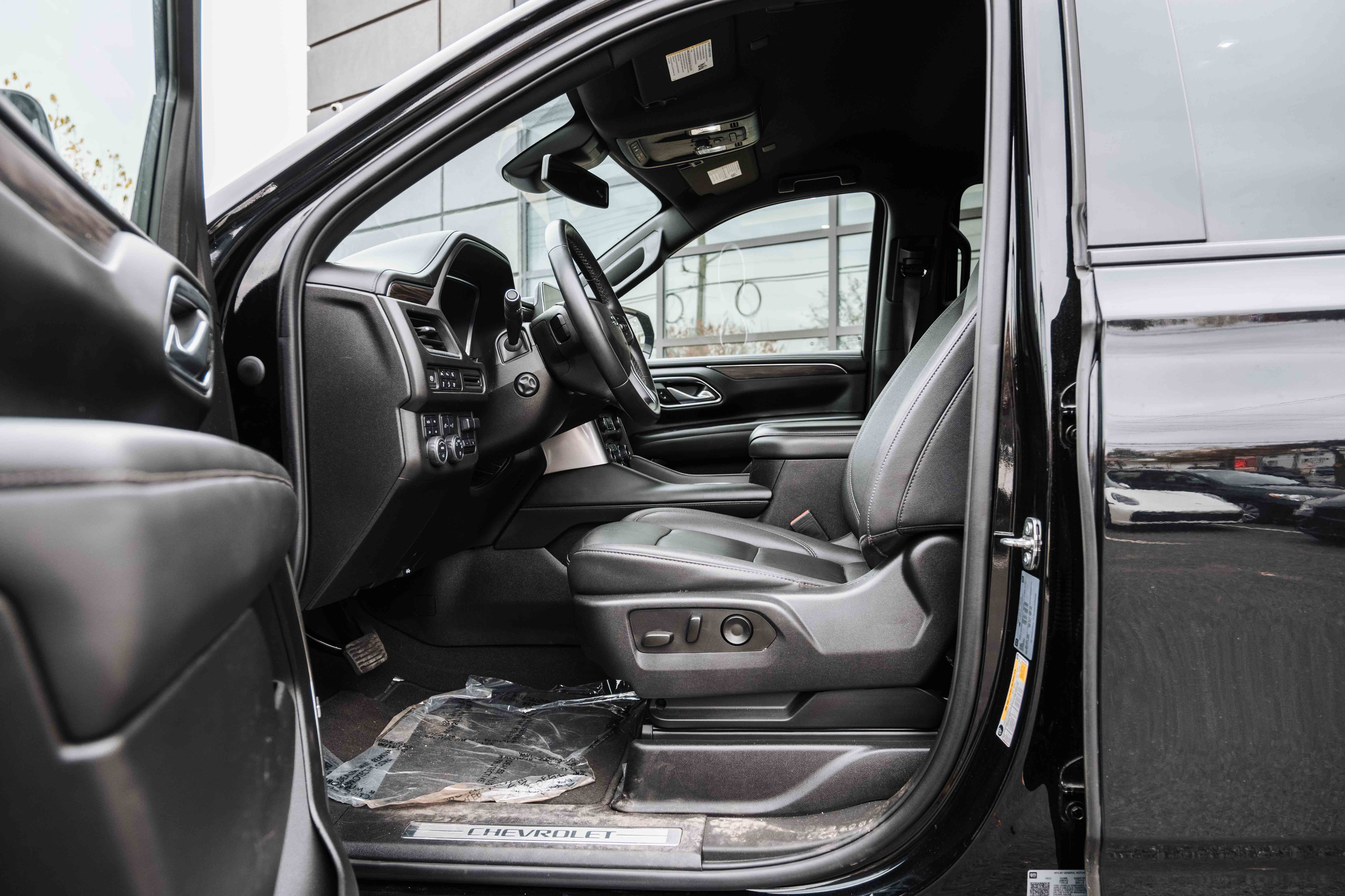 2023 Chevrolet Suburban Z71 - Photo 11