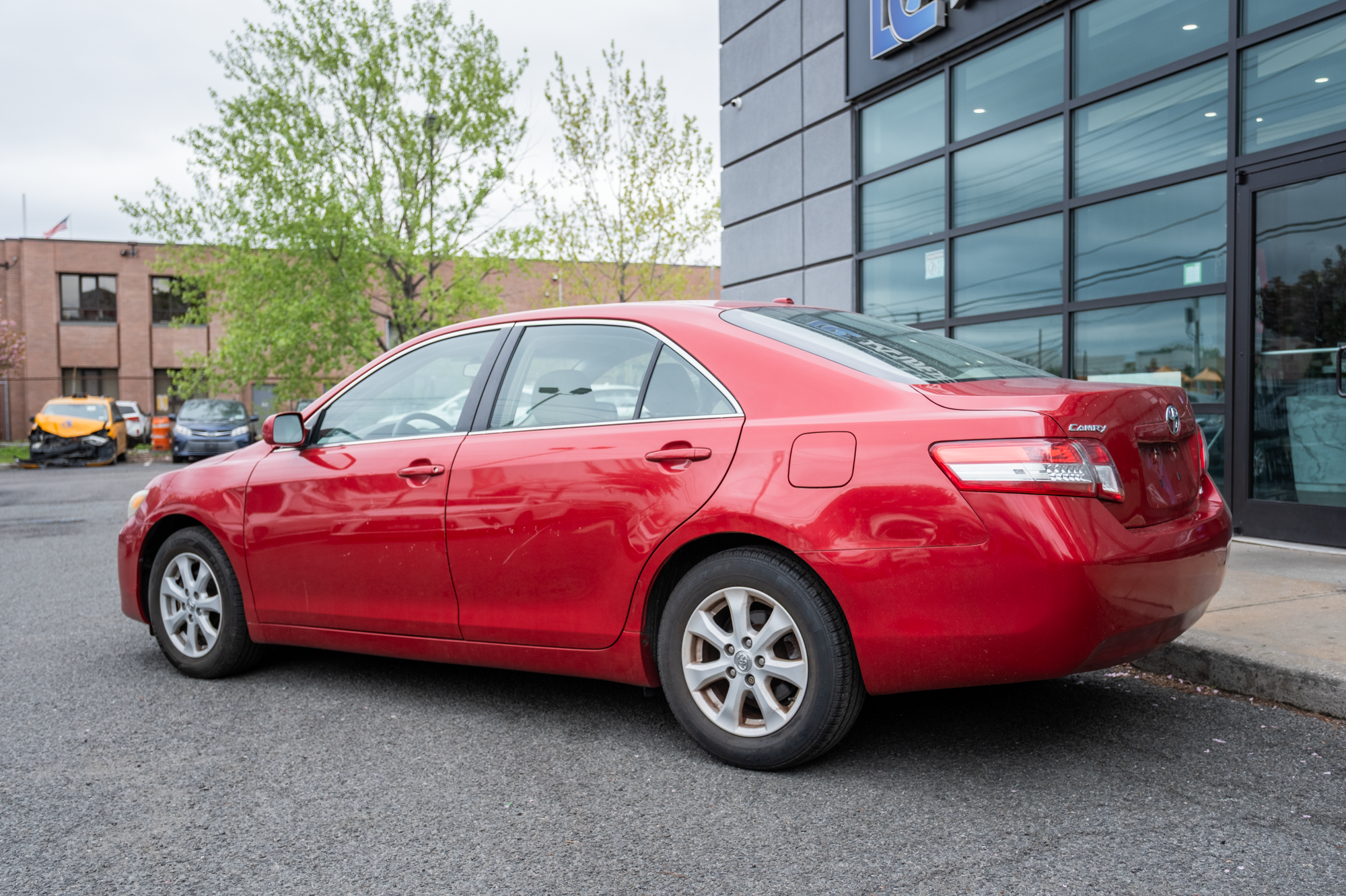 2011 Toyota Camry LE - Photo 13