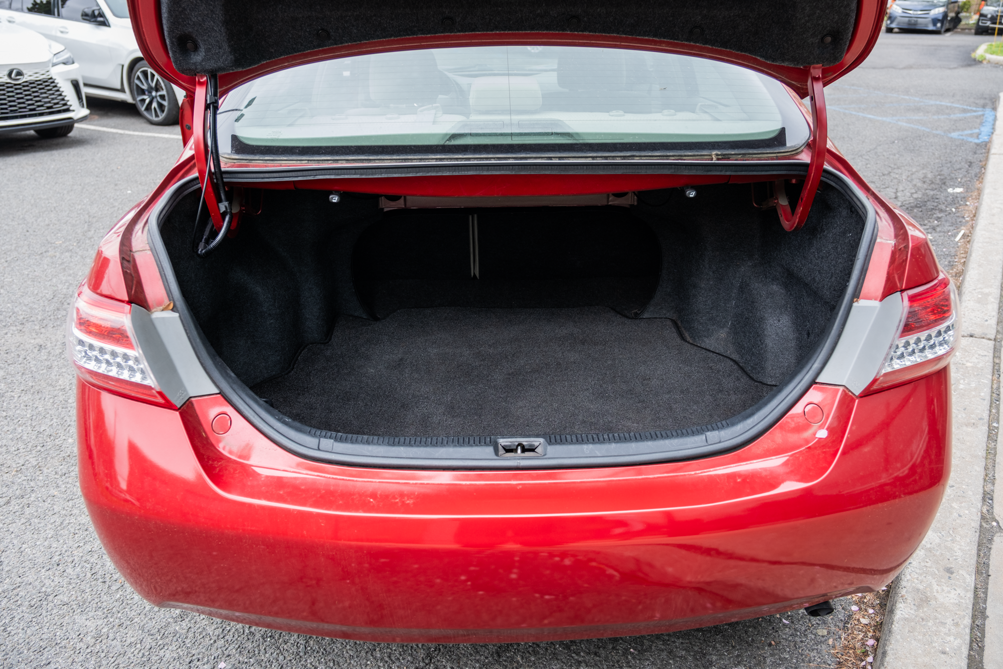 2011 Toyota Camry LE - Photo 16