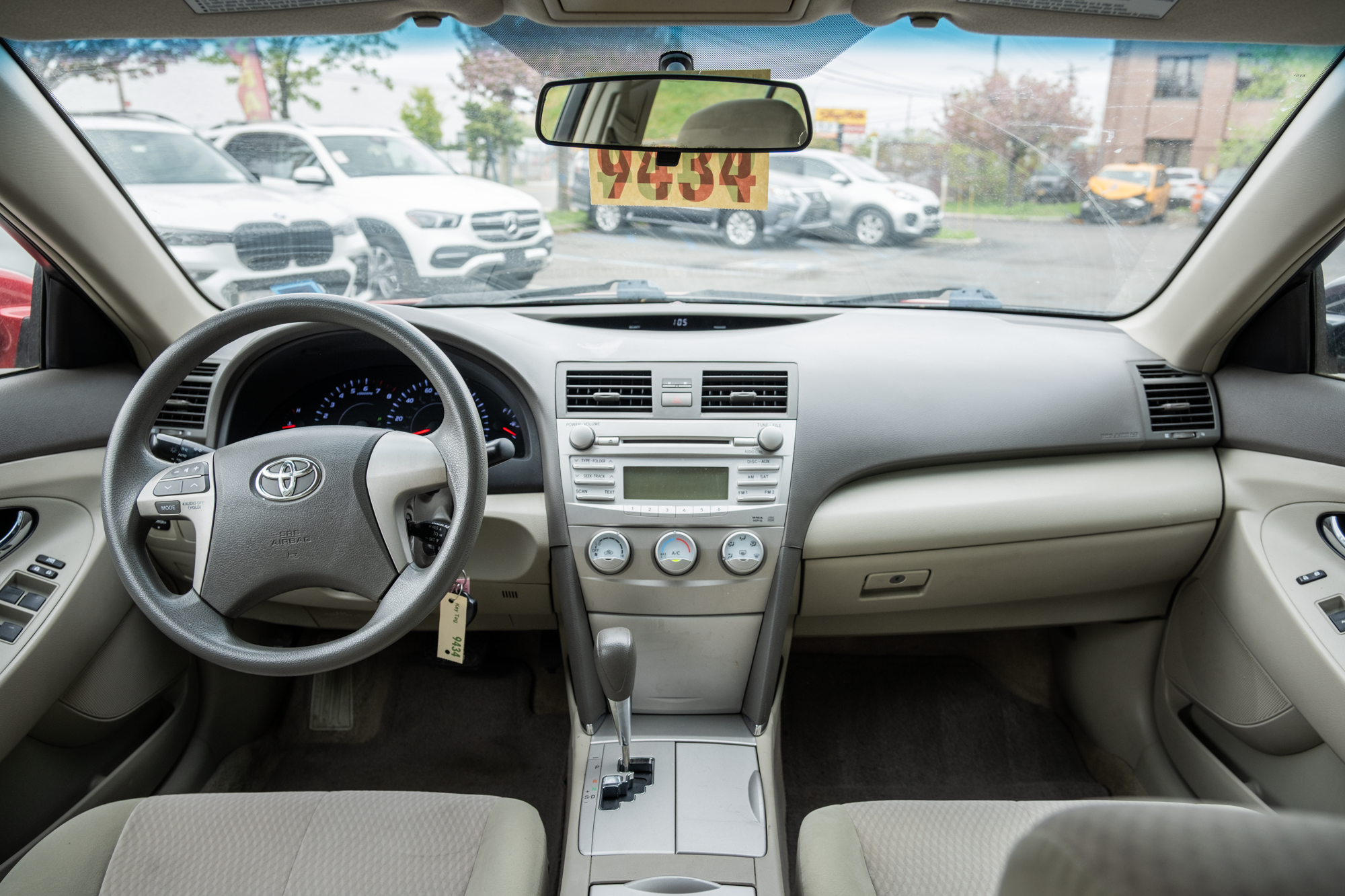 2011 Toyota Camry LE - Photo 6