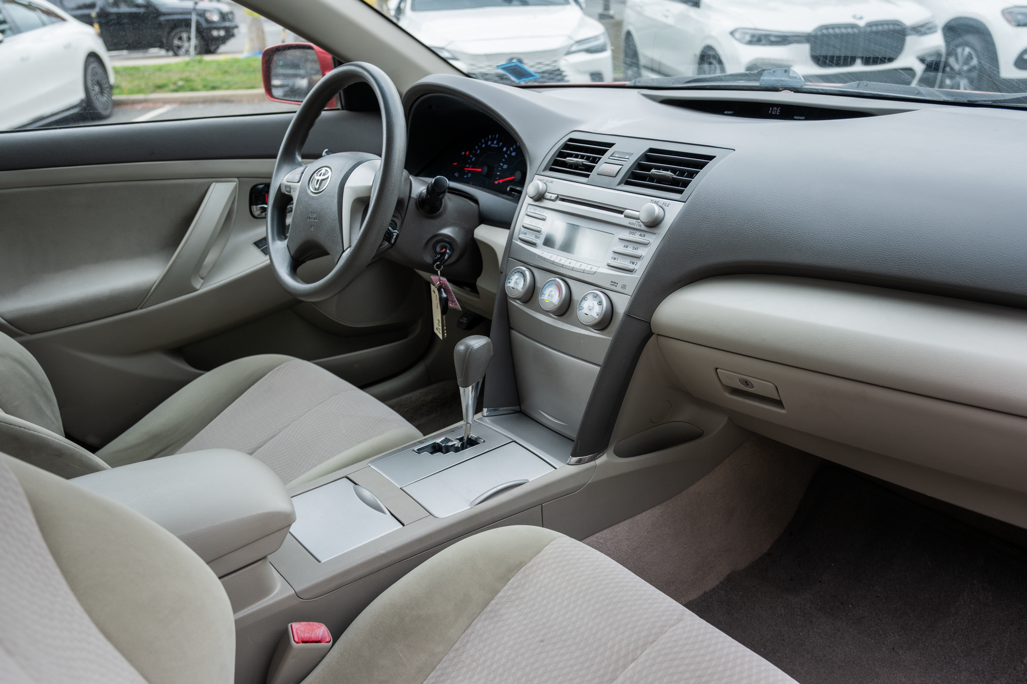 2011 Toyota Camry LE - Photo 7