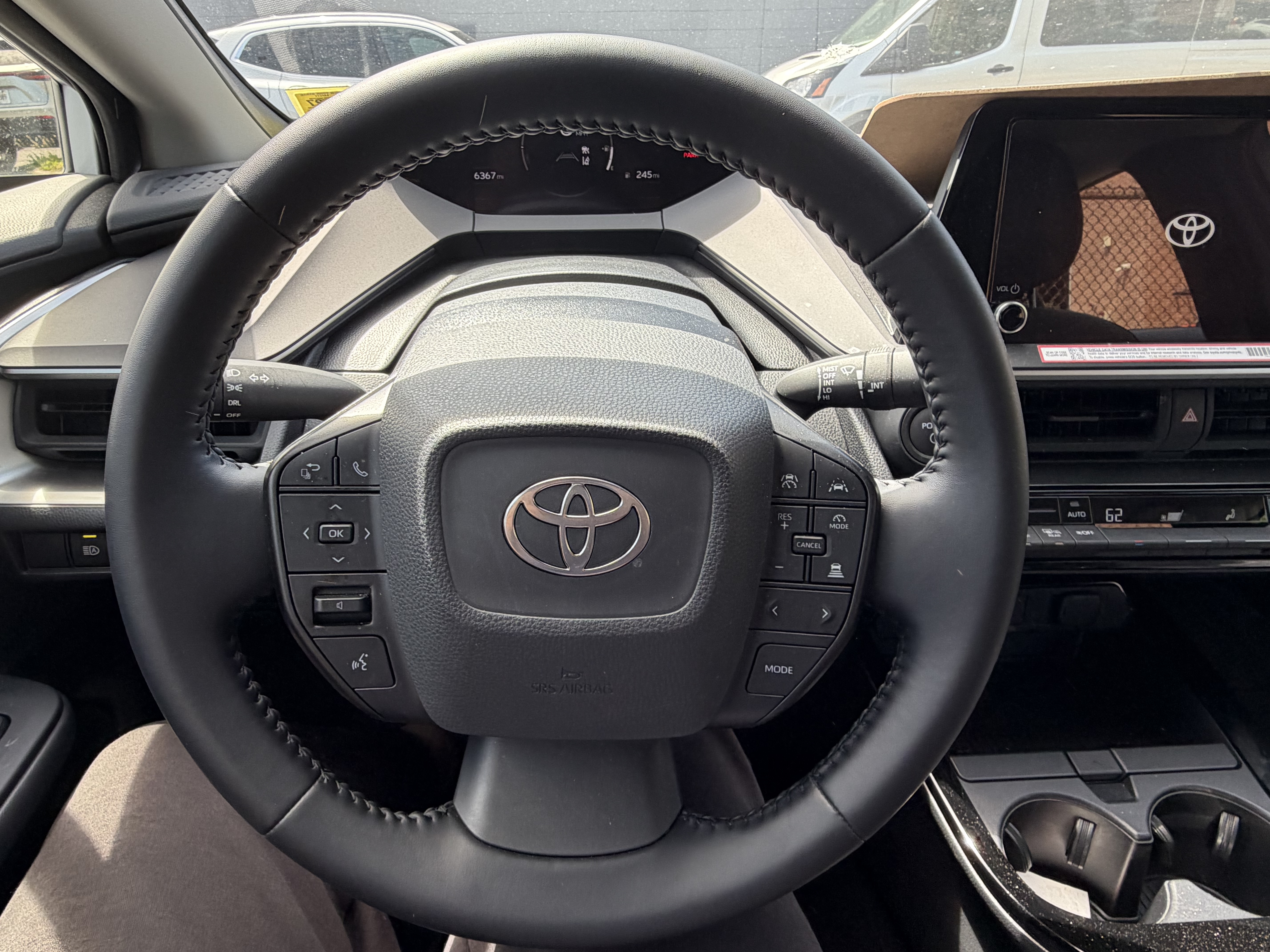 2026 Toyota Prius LE FWD's photo